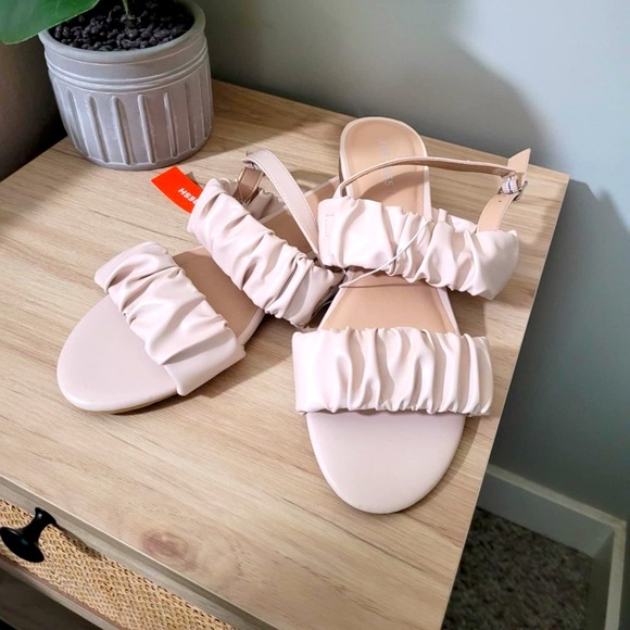 NWT Joe Fresh Sandals size 10 - Picture 2 of 3